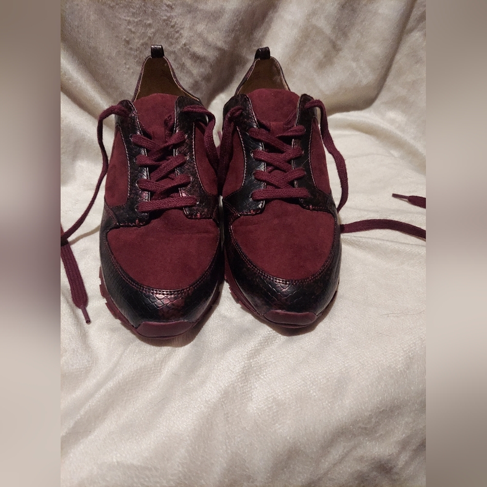 G.I.L.I. Burgundy Combo Lace-up Janna Exotic Fashion Sneakers size 8